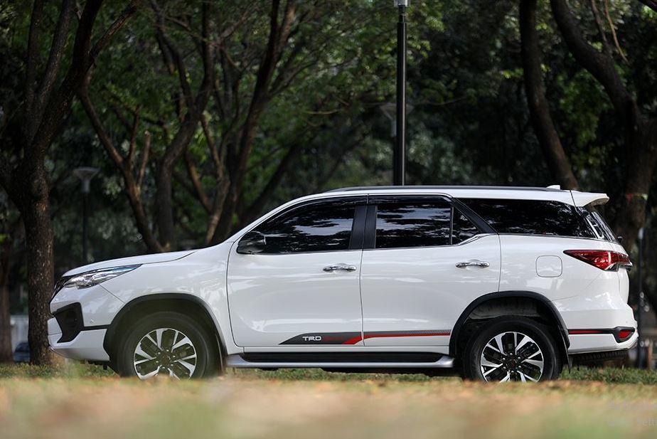 sewa mobil fortuner jakarta