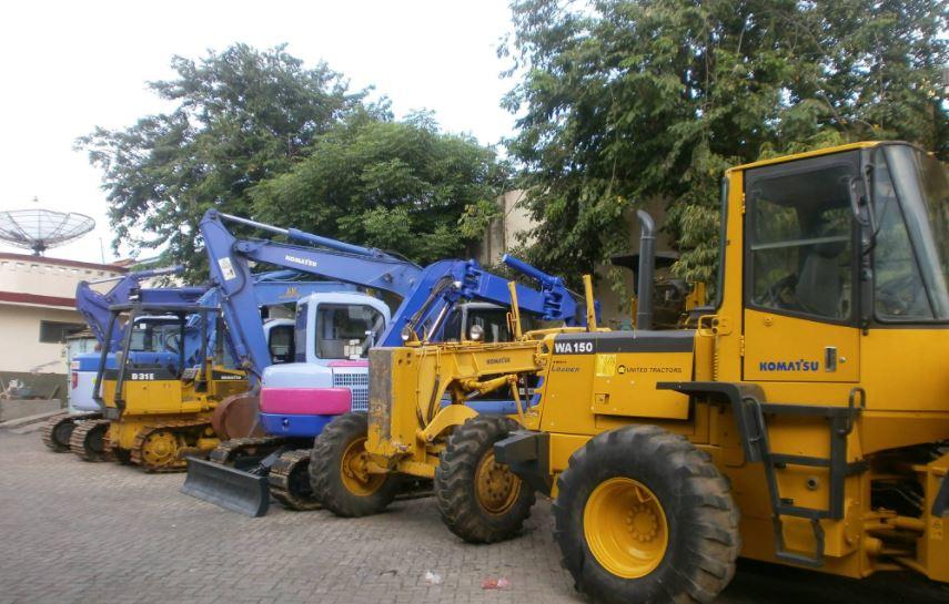 sewa crane surabaya