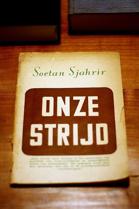 Sampul Buku Perjuangan Kita 1945 - Sutan Sjahrir 