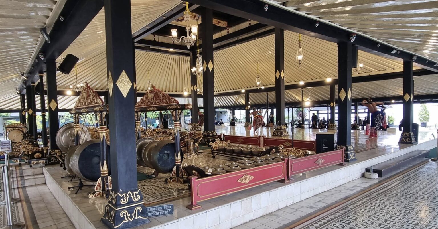 The Art of Power and Poetry in the Yogyakarta Sultanate
