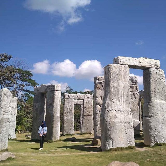 stonehenge jogja - Tempat Wisata di Kaliurang