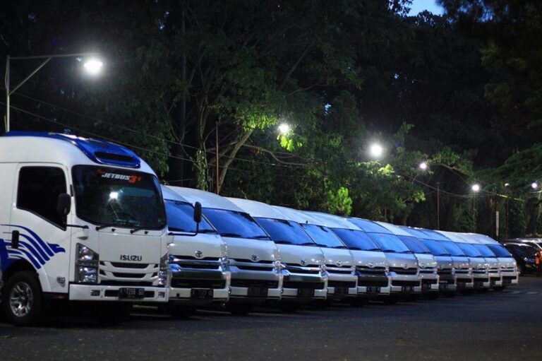 sewa hiace tangerang