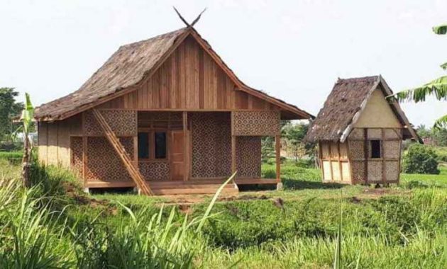 Rumah adat Sunda Capit Gunting