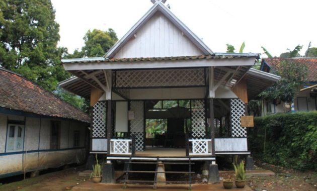 Rumah Adat sunda Jolopong