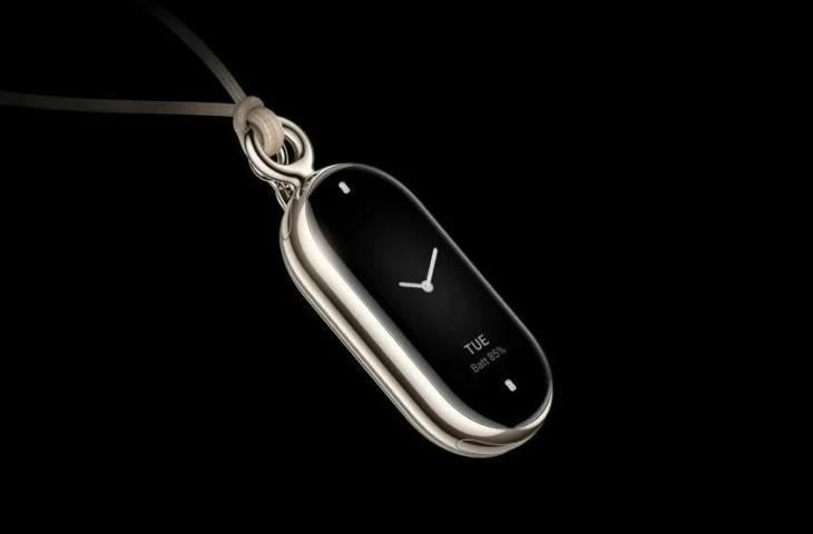 Xiaomi Smart Band 8 bisa menjadi liontin. (Xiaomi)