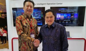 Guo Hailong, CEO Huawei Indonesia (kiri) bersama Erick Thohir, Menteri Badan Usaha Milik Negara. (Huawei)